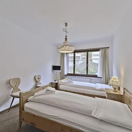 Apartment Chesa Arlas - *